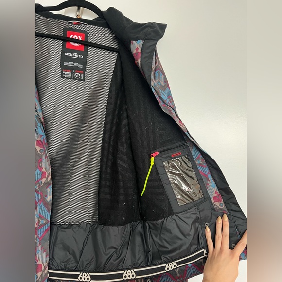 686 Women’s Authentic Paradise Insulated Snowboarding Jacket (Size M) - Picture 6 of 9